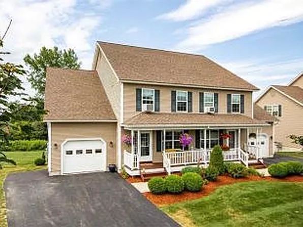 35 Ketcham Dr, Essex Junction, VT 05452