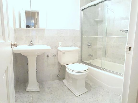 5th image of 338 E 83rd St APT 1D