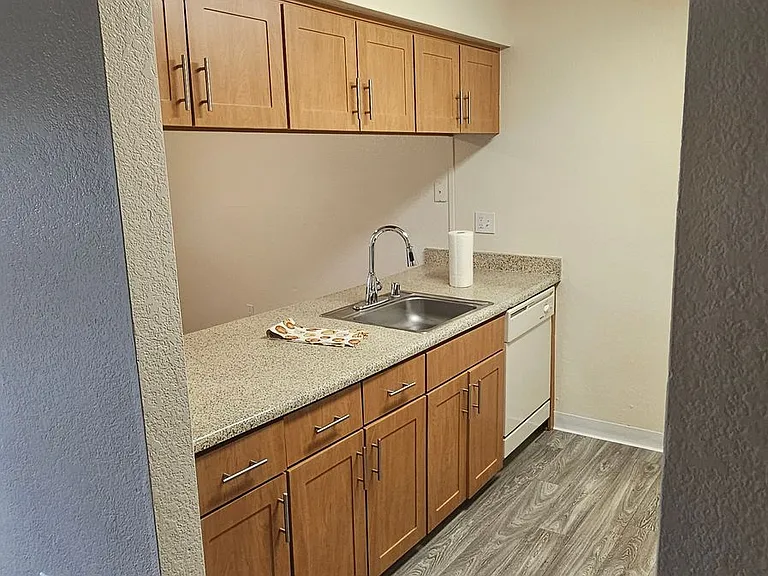 Foxworth Apartments — Photo 71