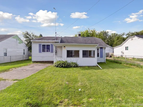 1121 W Buder Ave, Flint, MI 48507