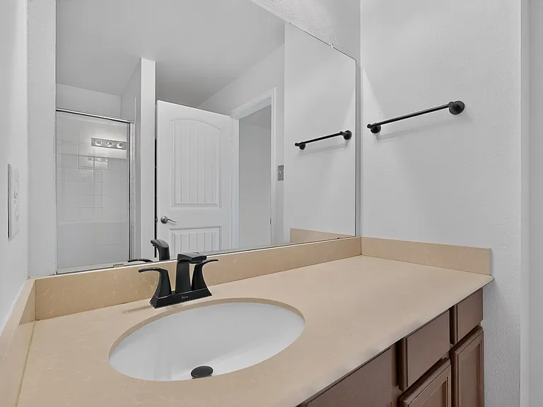 2123 Meadow View Dr — Photo 36