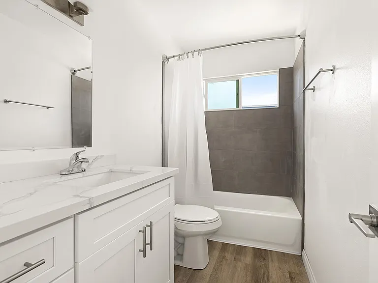 State — Photo 15