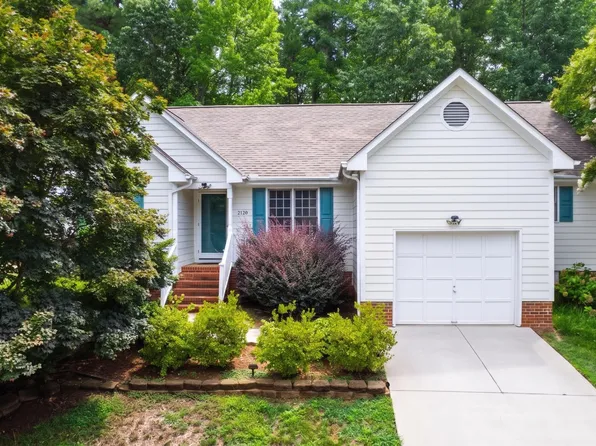 2120 Longwood Dr, Raleigh, NC 27612