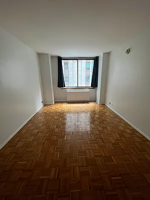 Rented by Corcoran | media 18