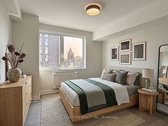 2nd image of 11 Walmer Rd #306