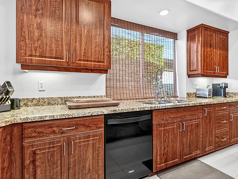 5 Curie Ct — Photo 12