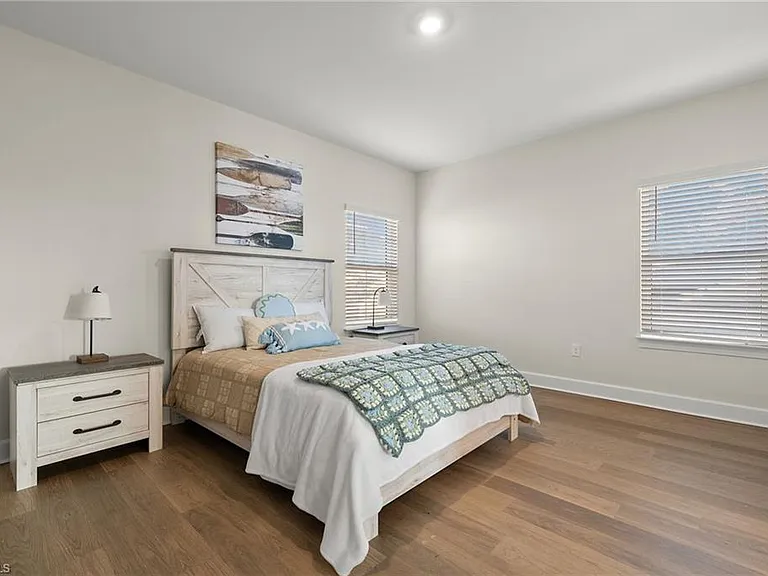 15429 Turin Dr — Photo 25