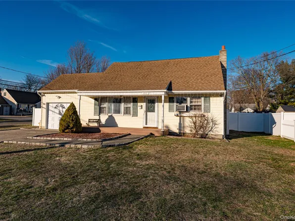 347 Atlantic Avenue, Bay Shore, NY 11706