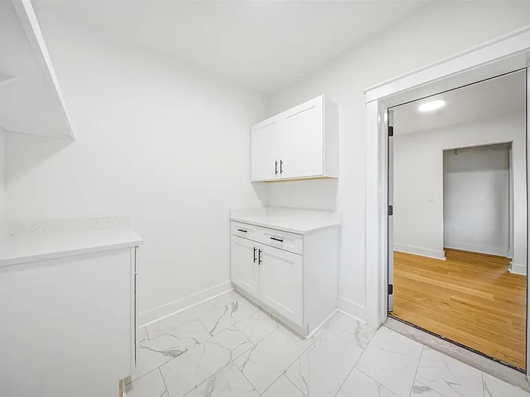 1827 Fernando Dr — Photo 6