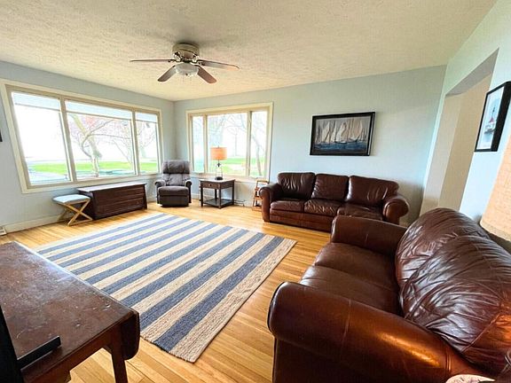 4th image of 2515 Lakeshore Dr