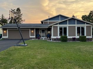 4000 Penrod Ln NE, Saint Anthony, MN 55421