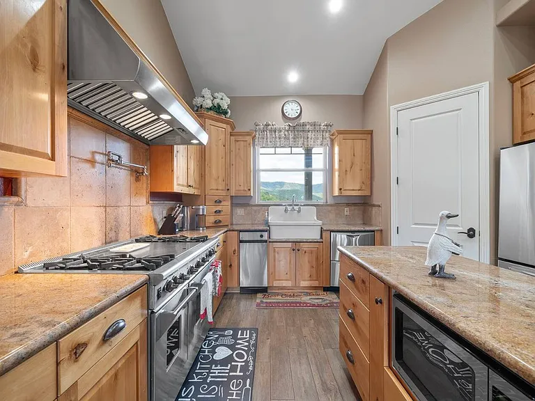 18087 Newview Dr — Photo 19