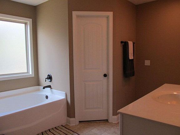 3rd image of 2816 Nancy Dr