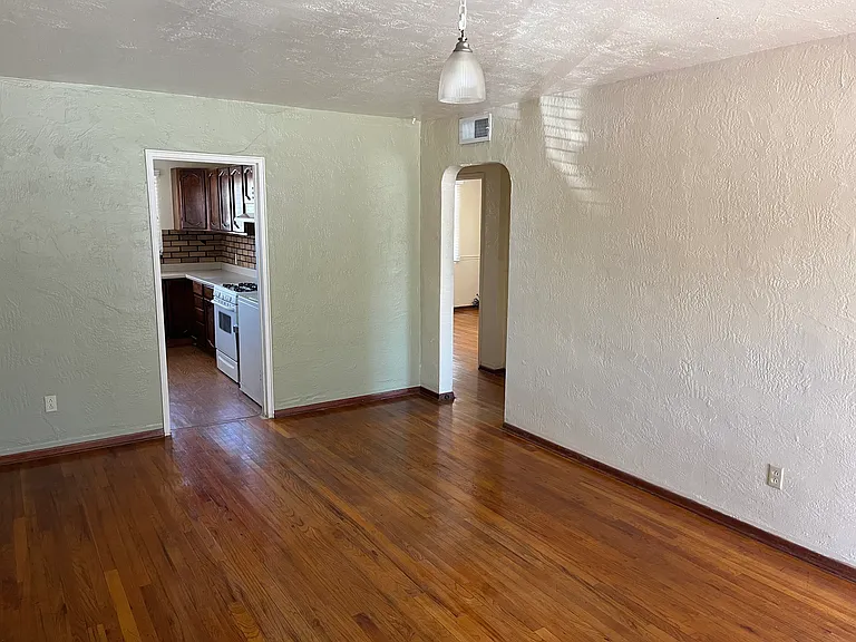 813 Wilmoore Dr SE — Photo 6