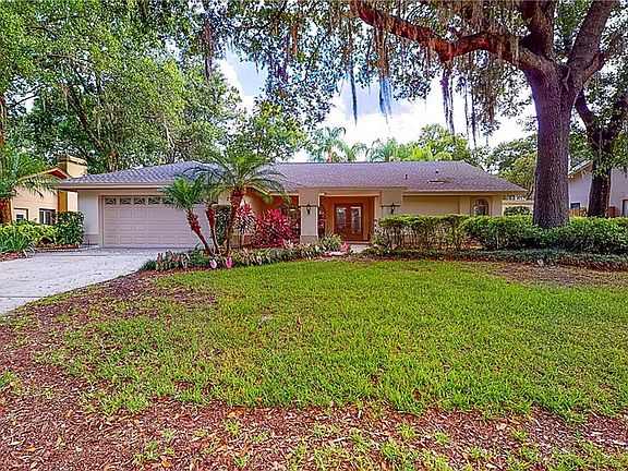 3rd image of 2705 Laurel Oak Dr