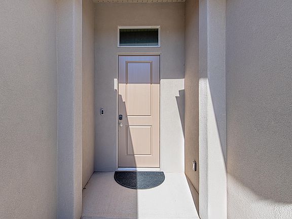 3rd image of 1005 N 20 W