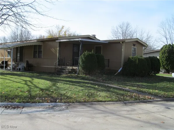 9 Michael Dr, Olmsted Falls, OH 44138