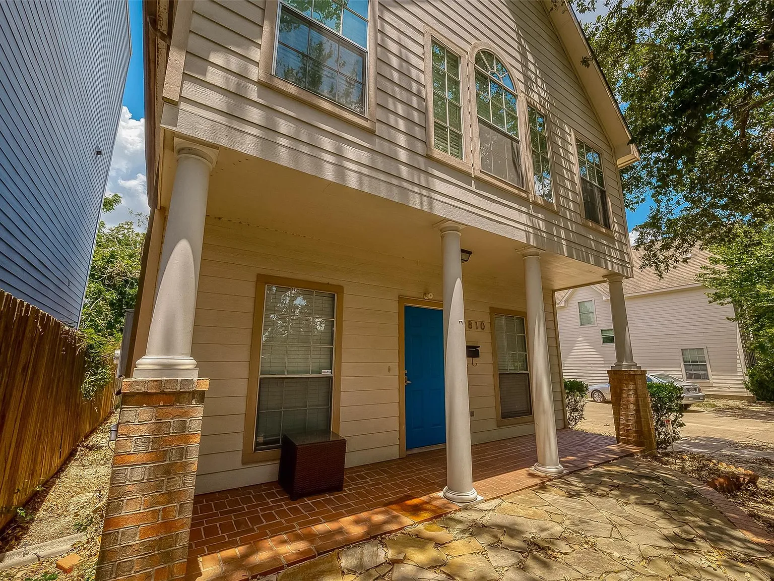 4 bed, 2.0 bath, 1633 sqft, $2,600 — Photo 2