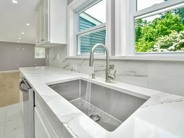 87 Summer St, Abington, MA 02351