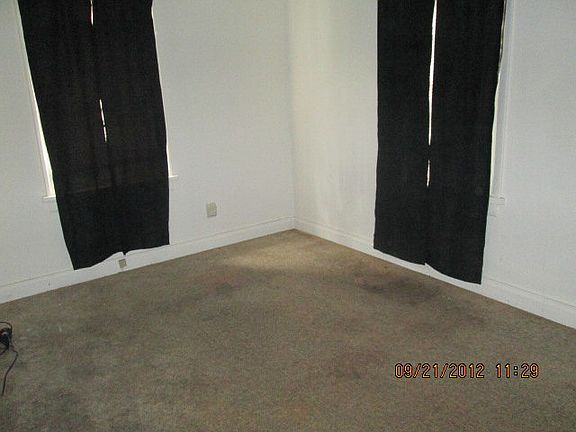 5th image of 965 Grace St