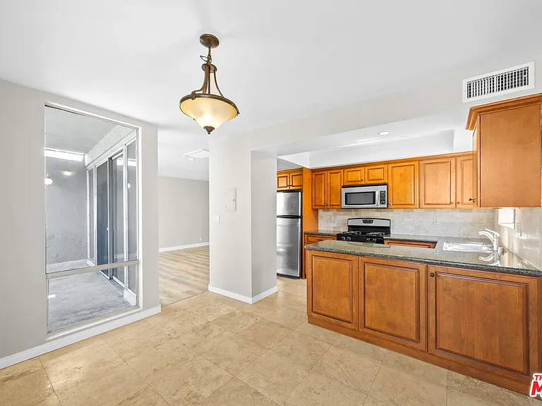 8638 Cashio St #8 — Photo 8