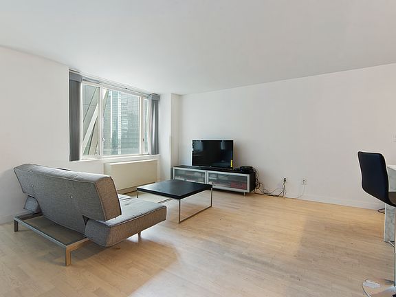3rd image of 322 W 57th St #52Q1