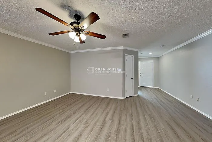 4 bed, 2.0 bath, 2064 sqft, $2,150 — Photo 3