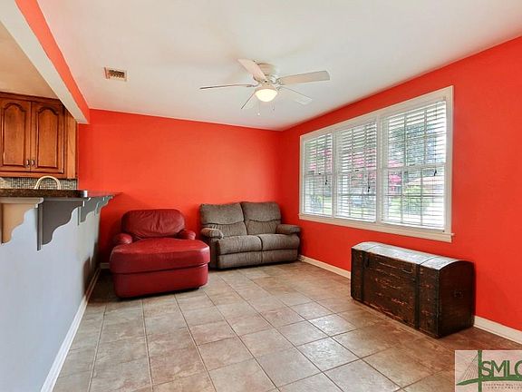 4th image of 2107 Brentwood Dr