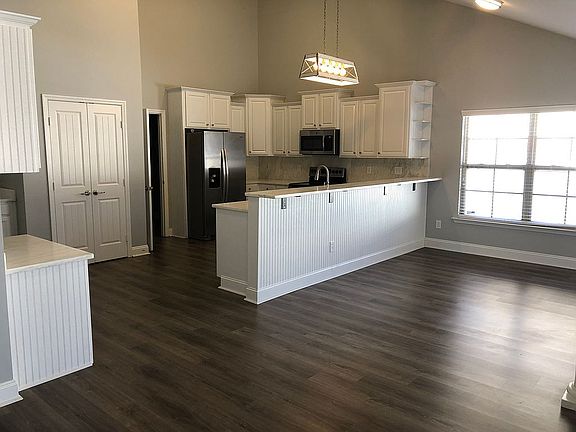4th image of 2506 Oak Place Dr SE