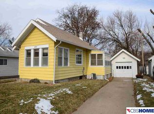 6008 Pinkney St, Omaha, NE 68104