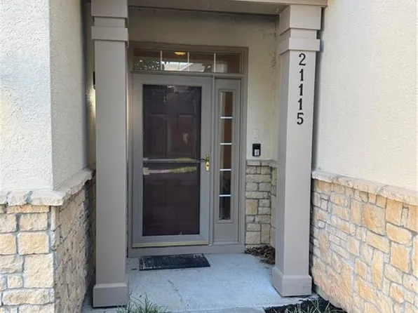 21115 W 118th Ter, Olathe, KS 66061