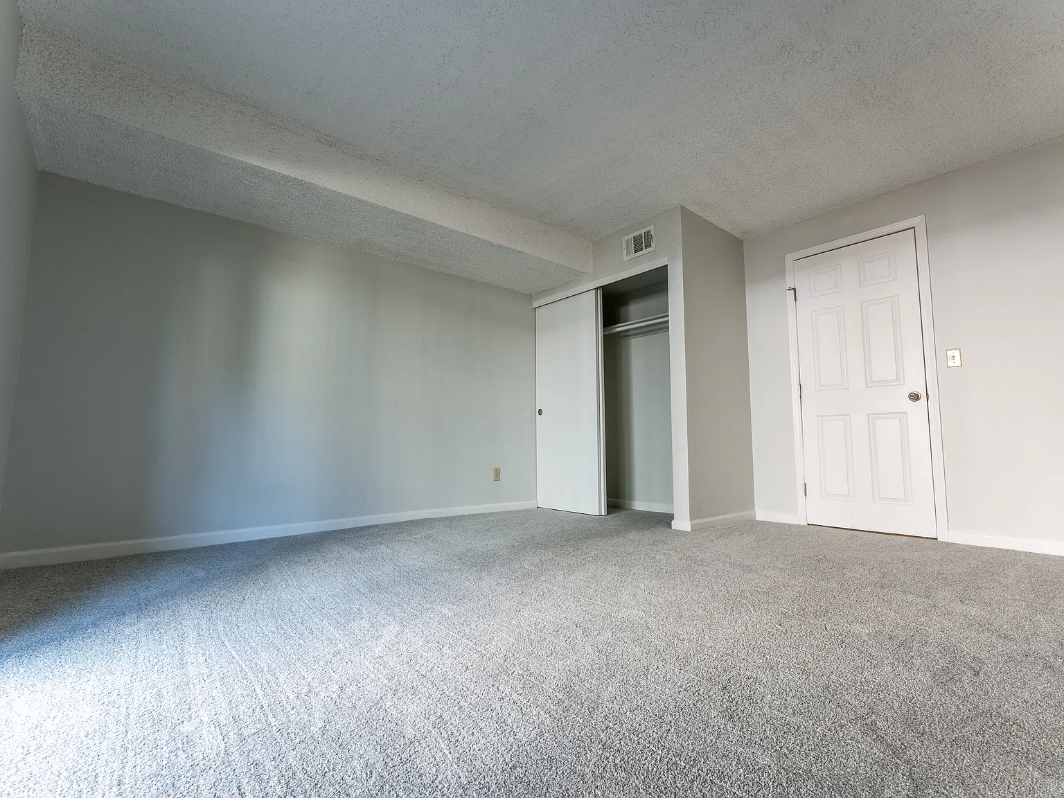 3 bed, 2.5 bath, 1540 sqft, $1,450 — Photo 3