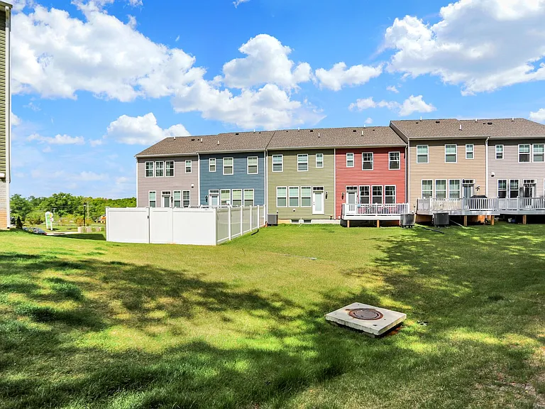 11301 Carobel Ct — Photo 31