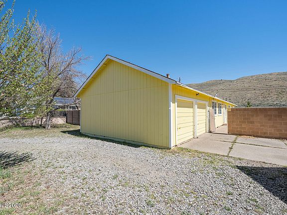 2nd image of 3590 Siskin Ln