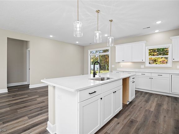 4th image of 40094 Ryan Ct