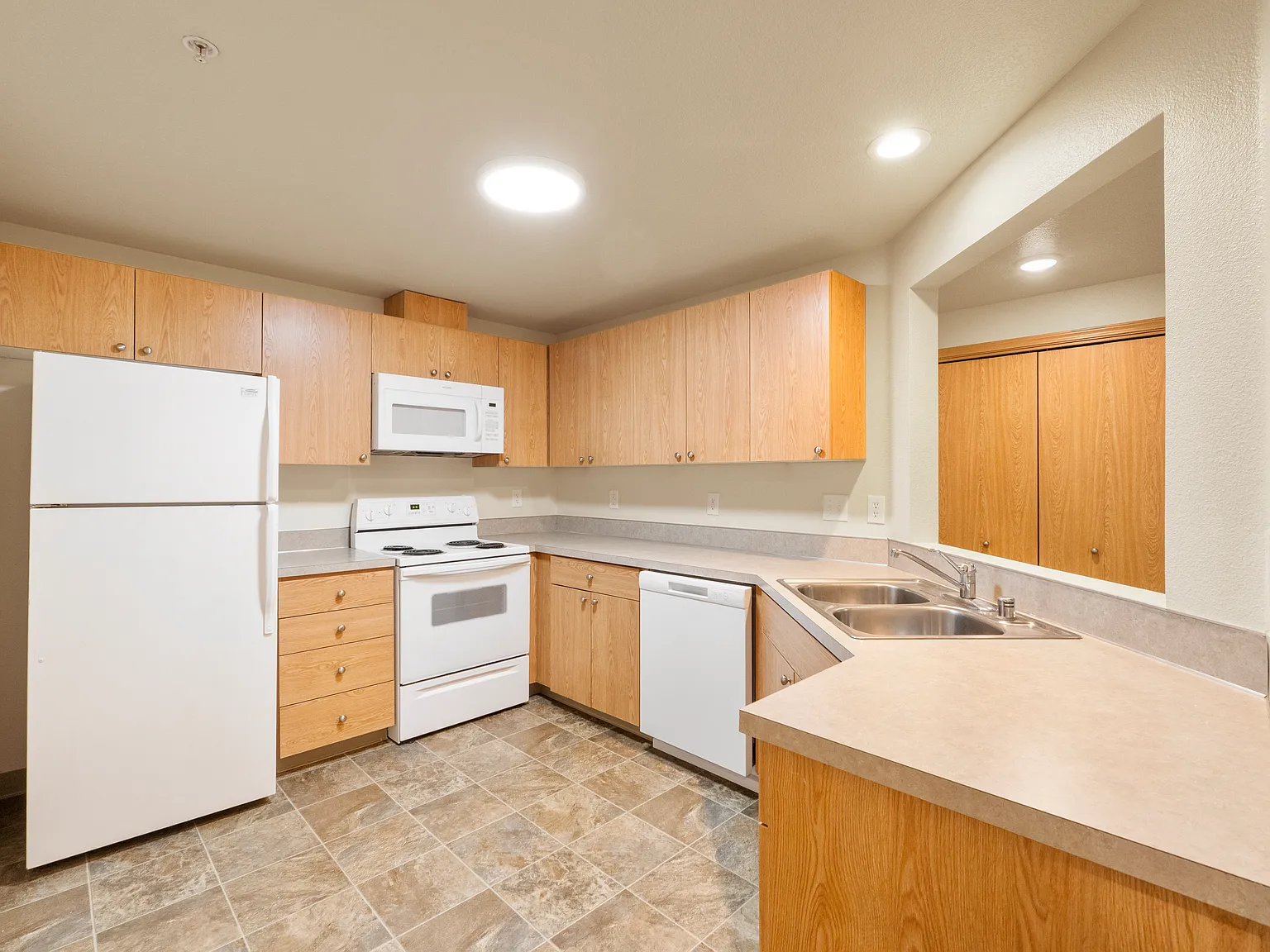 Clark Ave Apartments — Photo 2