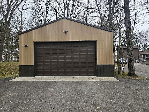 2nd image of 22601 Acorn Dr