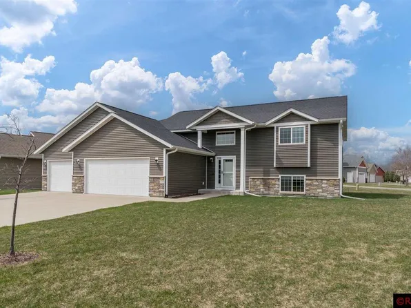 100 Foxfire Dr, Mankato, MN 56001