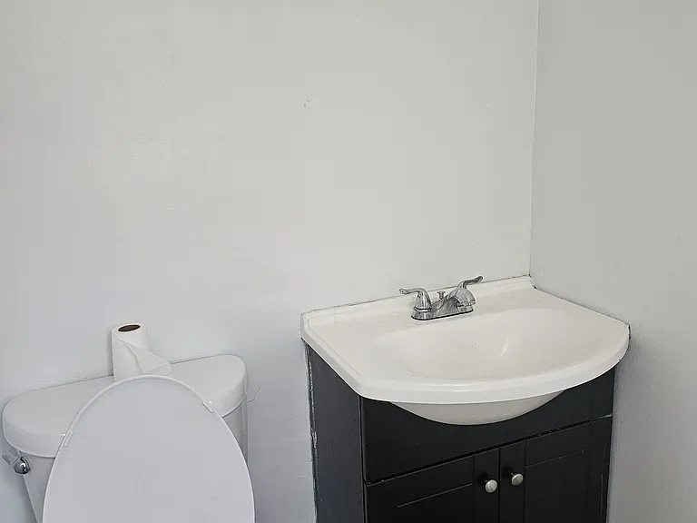 111 N 13th St — Photo 9