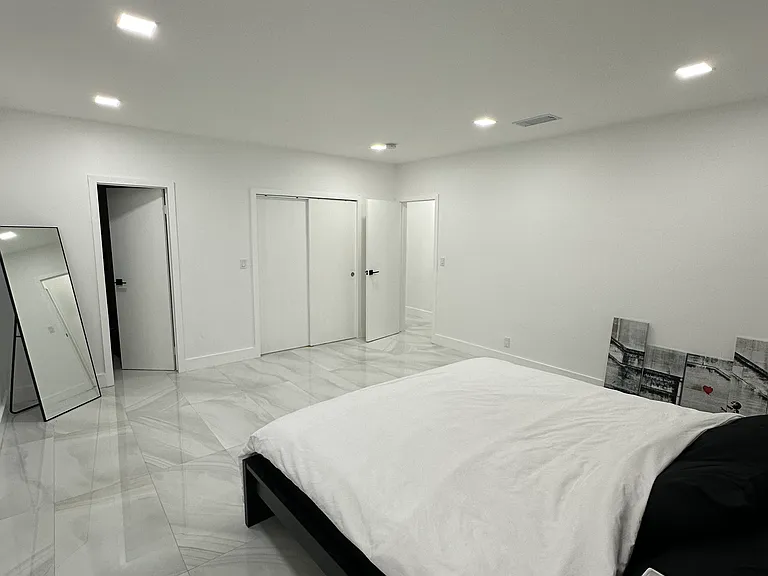 1060 Tyler St — Photo 8