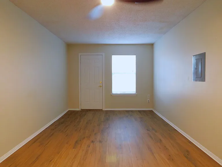 3109 N Bell Ave — Photo 26
