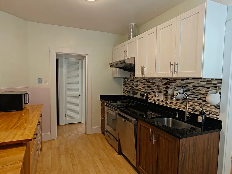 1 Newton Ave — Photo 5