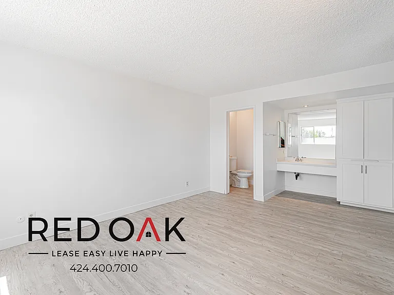 700 Glenway Dr #7 — Photo 16