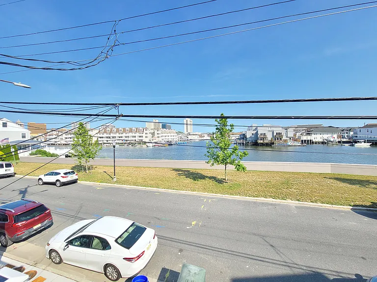 4109 South Blvd — Photo 4