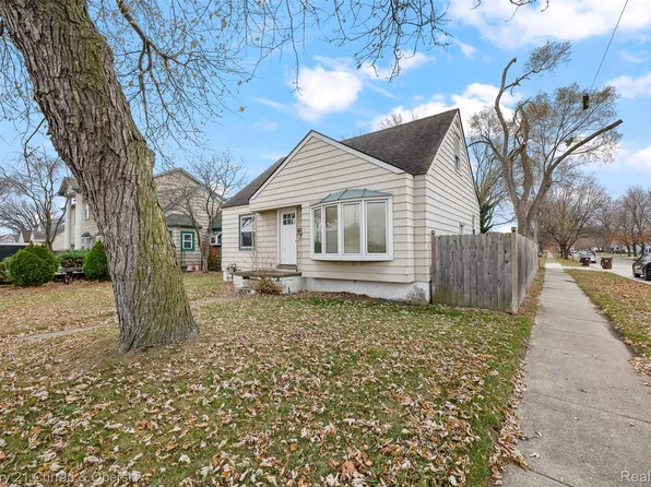 14593 Superior St, Southgate, MI 48195