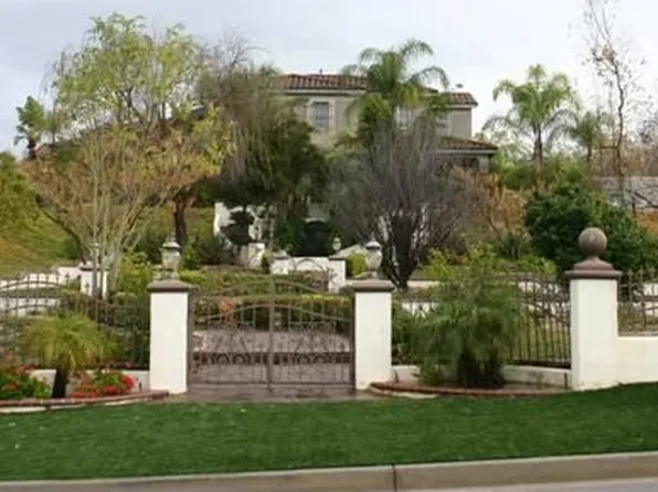 18332 Pinecone Ln, Riverside, CA 92504