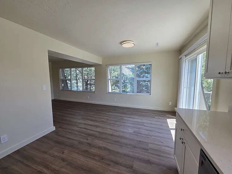 405 N 16th Ave #B — Photo 8