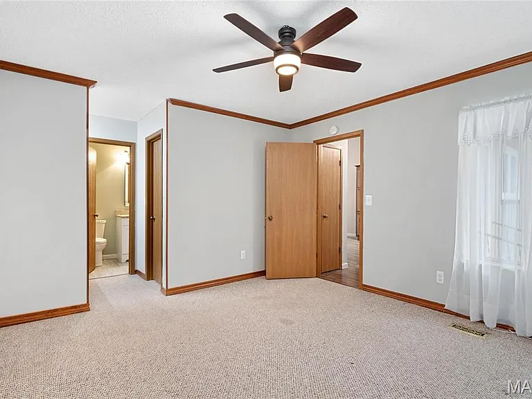 1107 Woodgate Dr — Photo 4