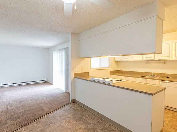 2nd image of 15994 E Burnside St #0