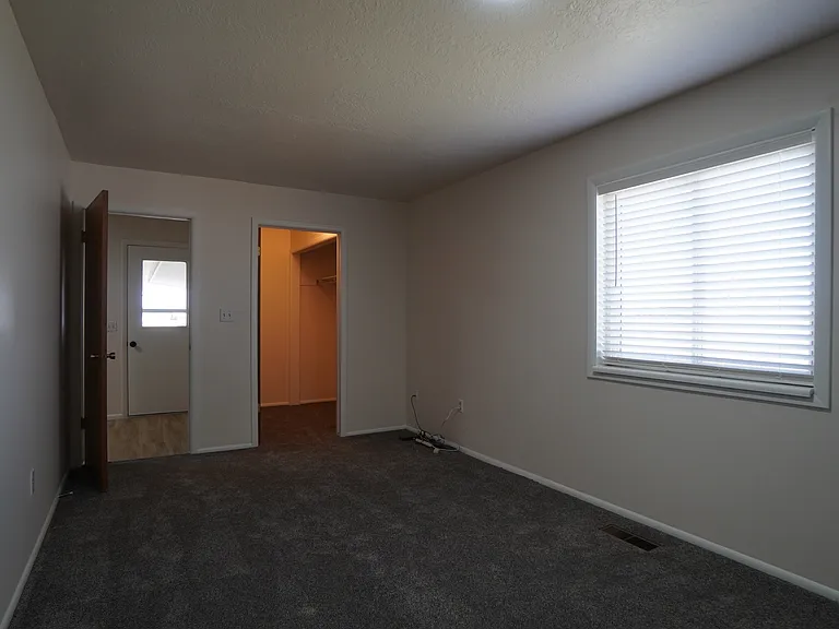 615 S 5900 W — Photo 15